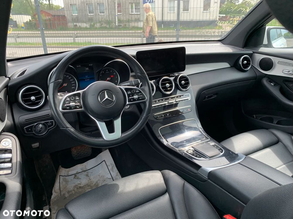 Mercedes-Benz GLC 300 4Matic 9G-TRONIC Edition Avantgarde - 13