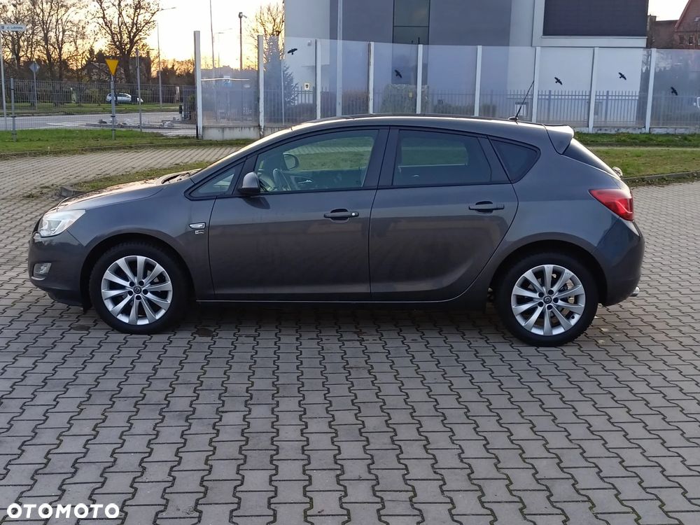 Opel Astra 1.4 Turbo 150 Jahre - 5