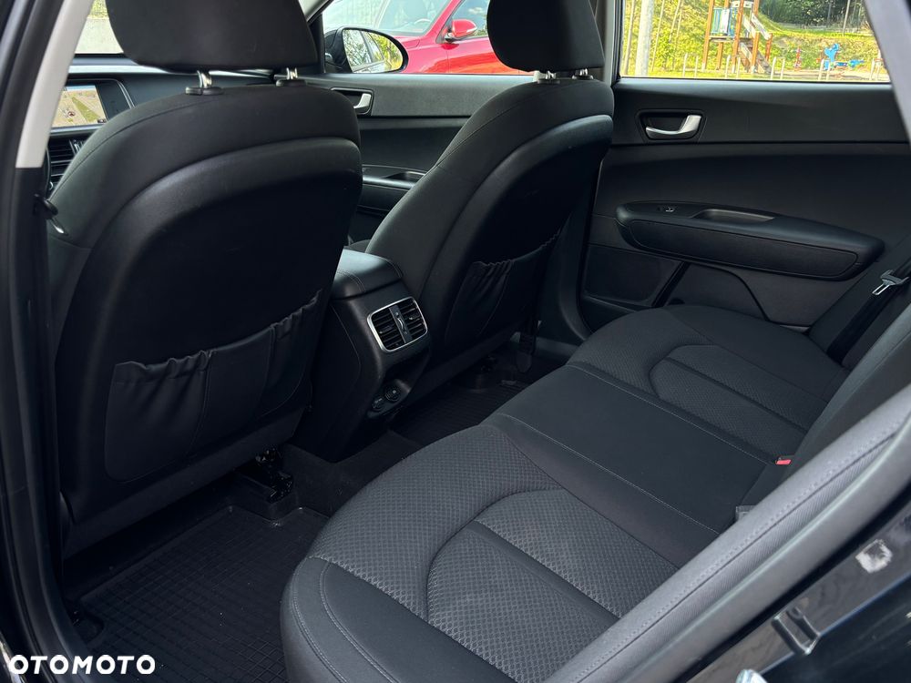 Kia Optima 2.0 L - 11