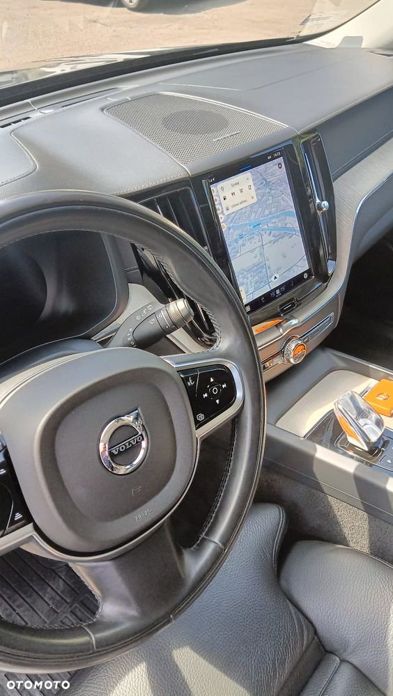Volvo XC 60 B4 B Essential - 24