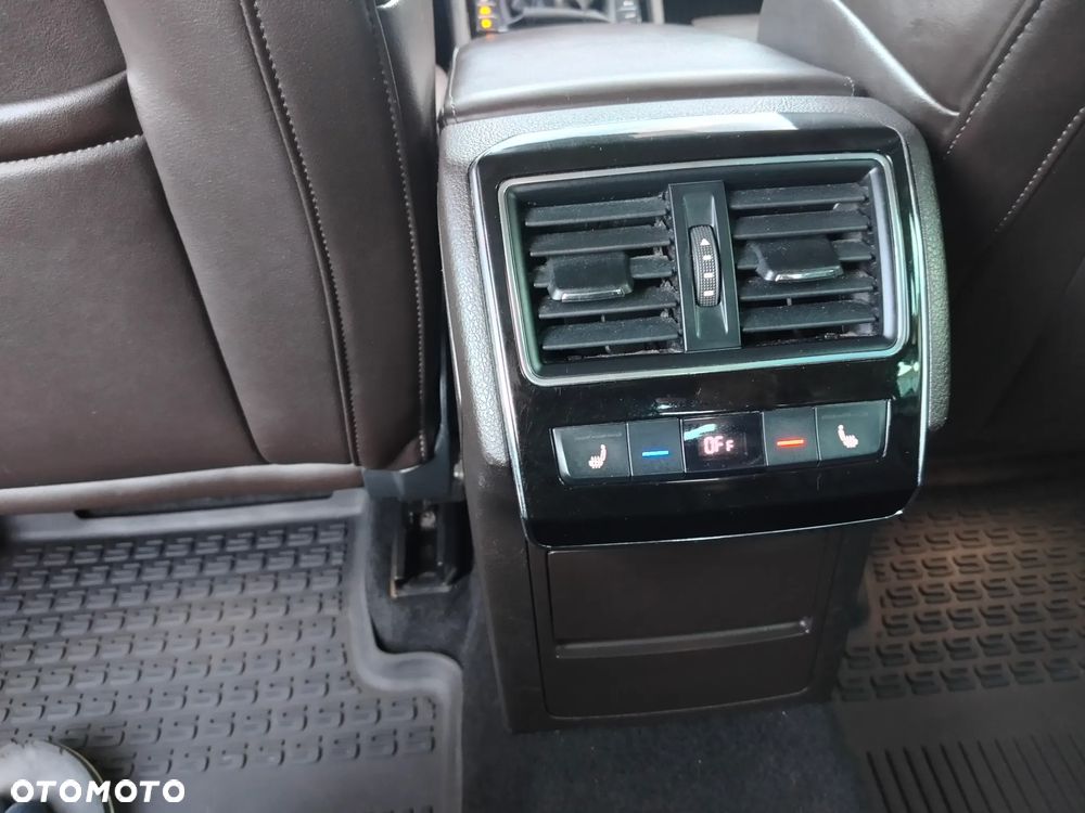 Skoda Superb 2.0 TDI L&K - 20