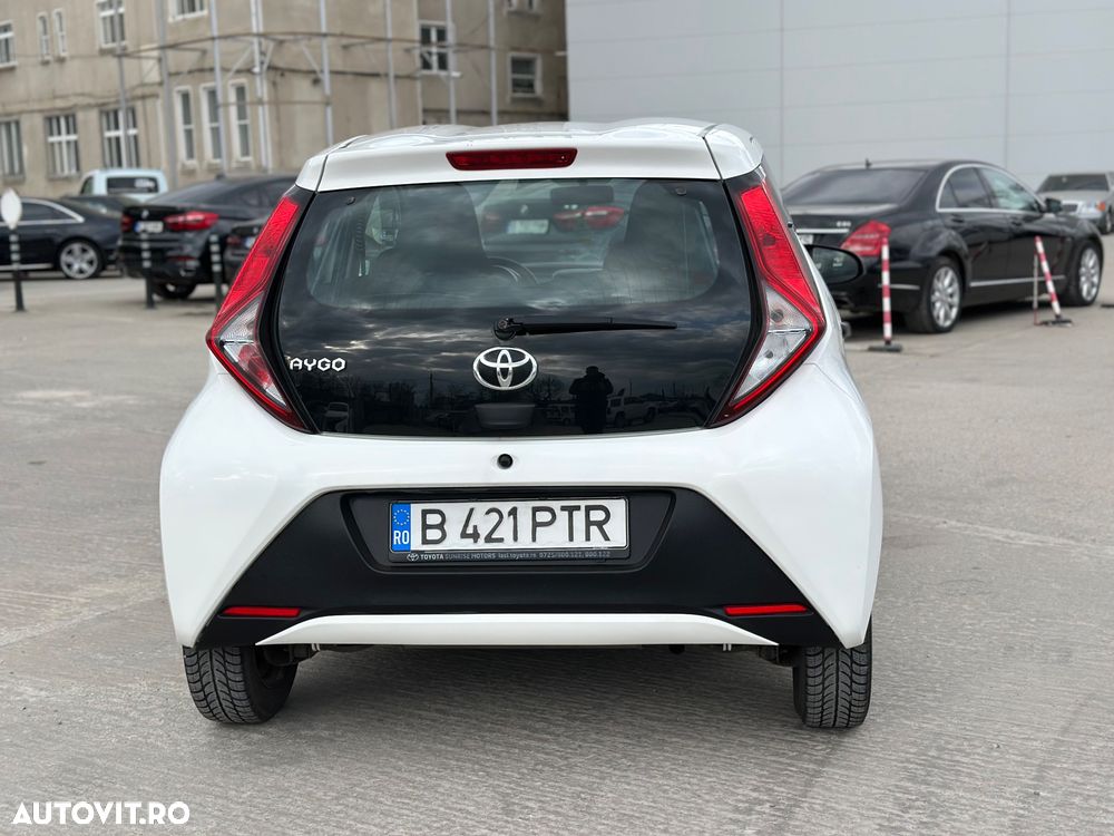 Toyota Aygo 1.0 VVY-I 5 usi X-play - 4