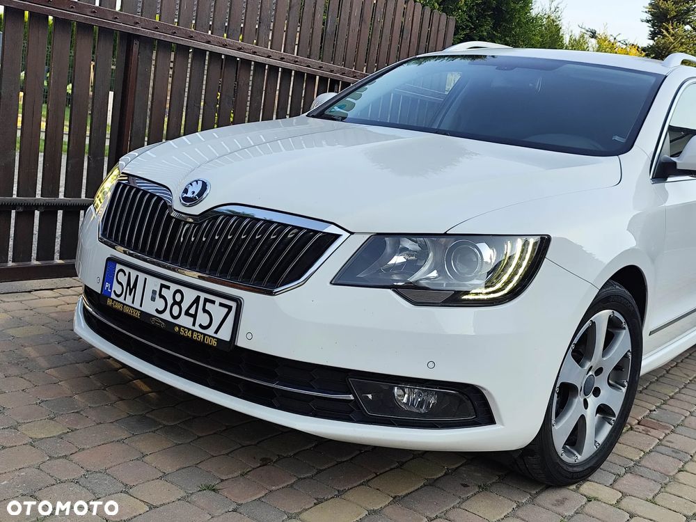 Skoda Superb 2.0 TDI DSG Elegance - 24
