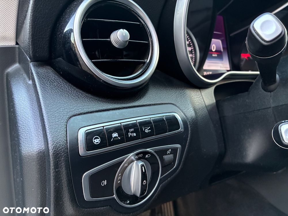 Mercedes-Benz Klasa C 220 d 4Matic 7G-TRONIC Avantgarde - 14