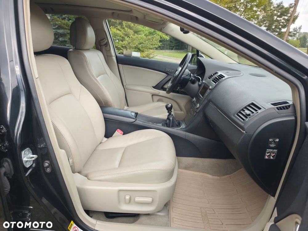 Toyota Avensis 2.2 D-4D Sol - 29