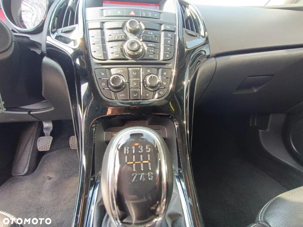 Opel Astra 1.6 D (CDTI) Start/Stop Sports Tourer Dynamic - 24