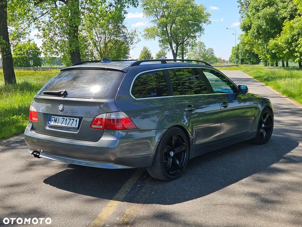 BMW Seria 5 523i - 6
