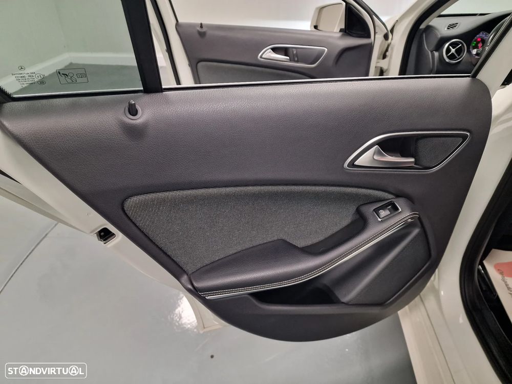 Mercedes-Benz A 180 CDI BE AMG Line - 31