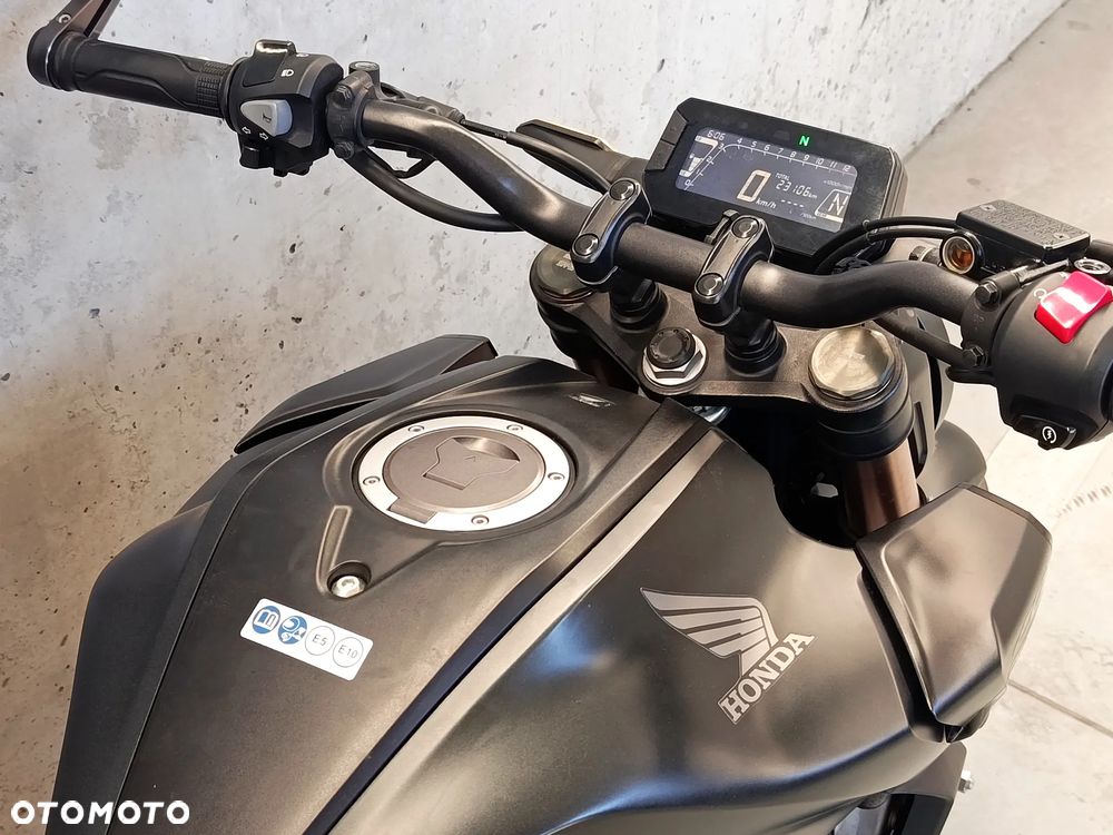 Honda CB - 11