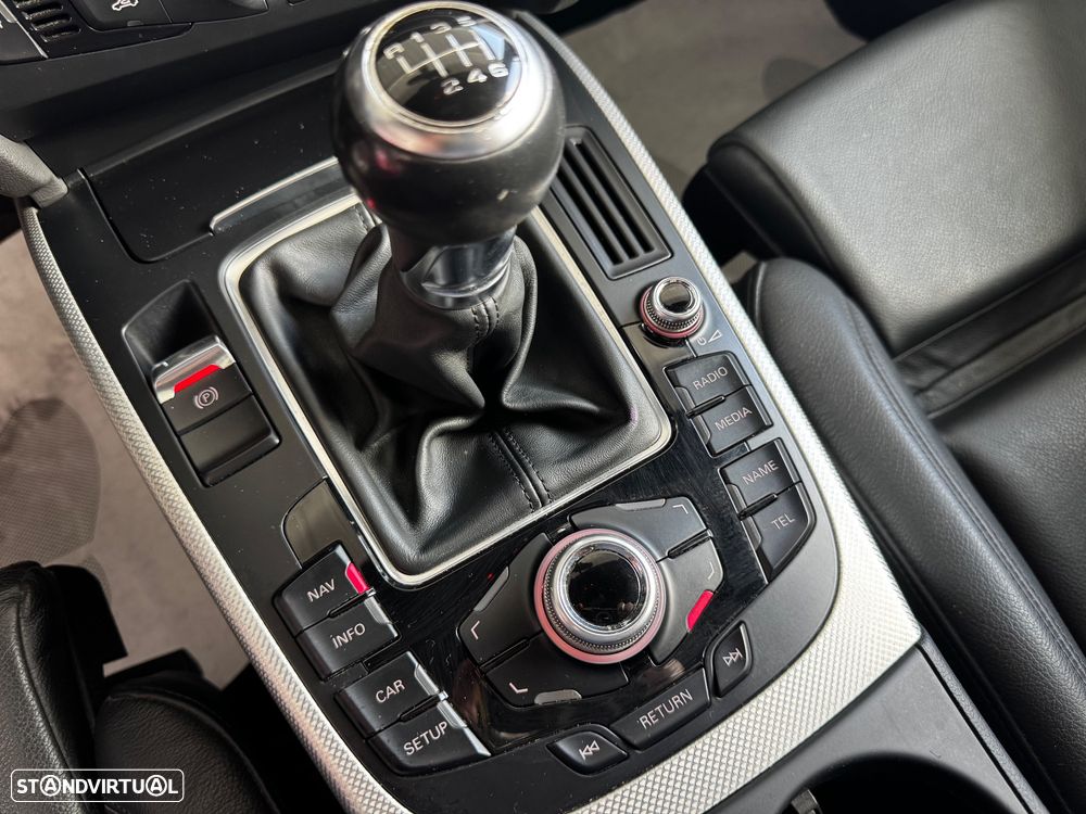 Audi A4 Avant 2.0 TDI Business Line S-line - 26