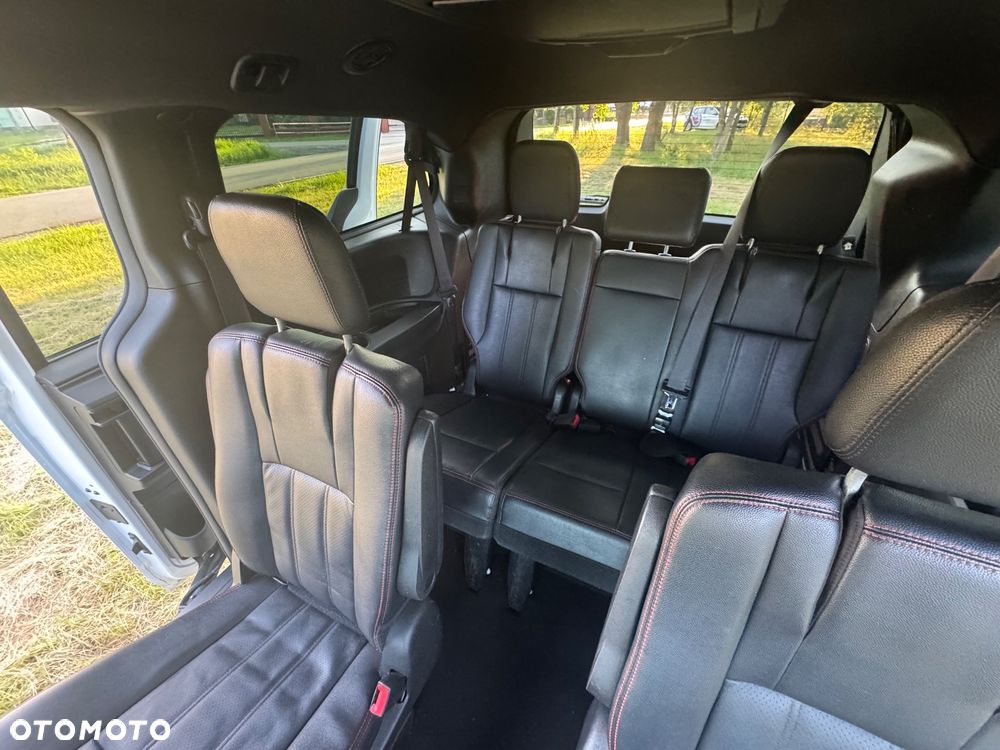 Dodge Grand Caravan 3.6 R/T - 26