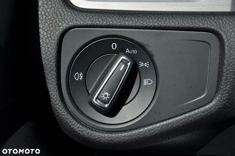 Volkswagen Golf 1.4 TSI BMT Comfortline - 25