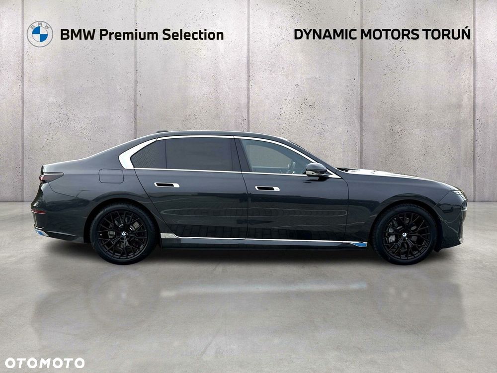 BMW i7 - 9