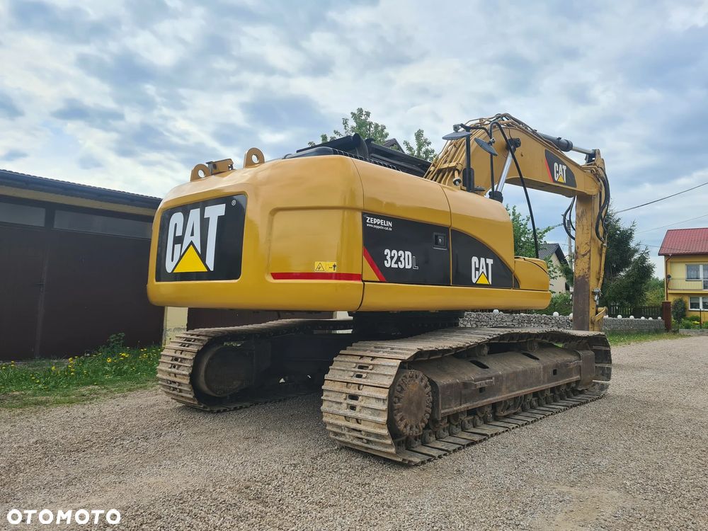 Caterpillar 323 D