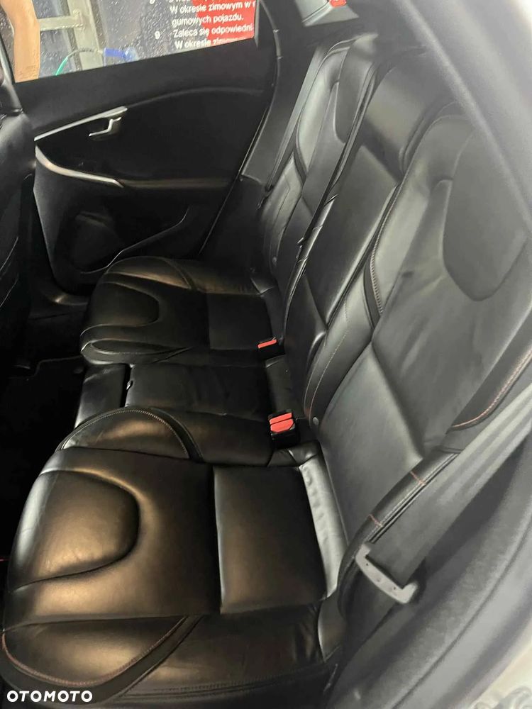 Volvo V40 D2 Drive-E Momentum - 4