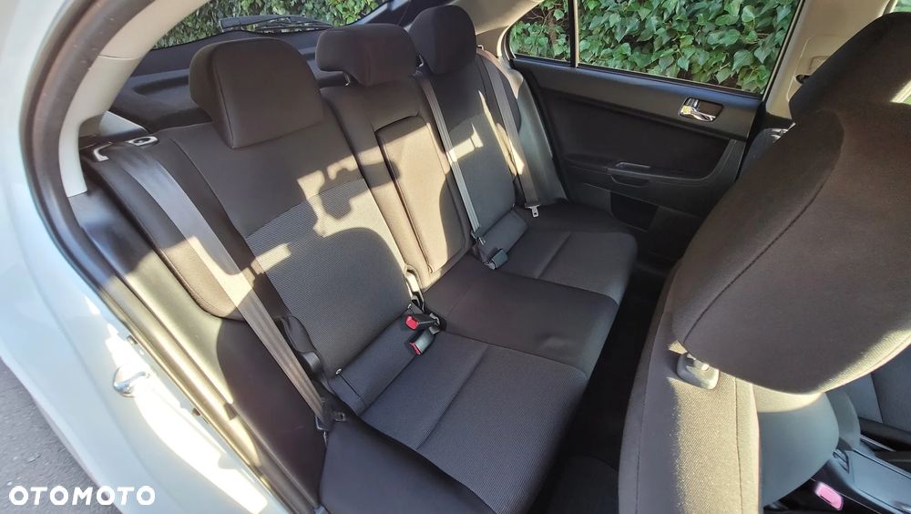 Mitsubishi Lancer - 5