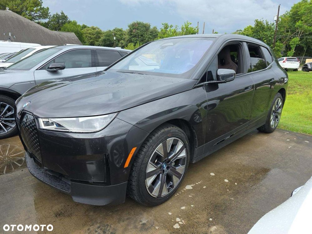 BMW iX - 2