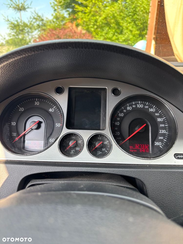 Volkswagen Passat - 22