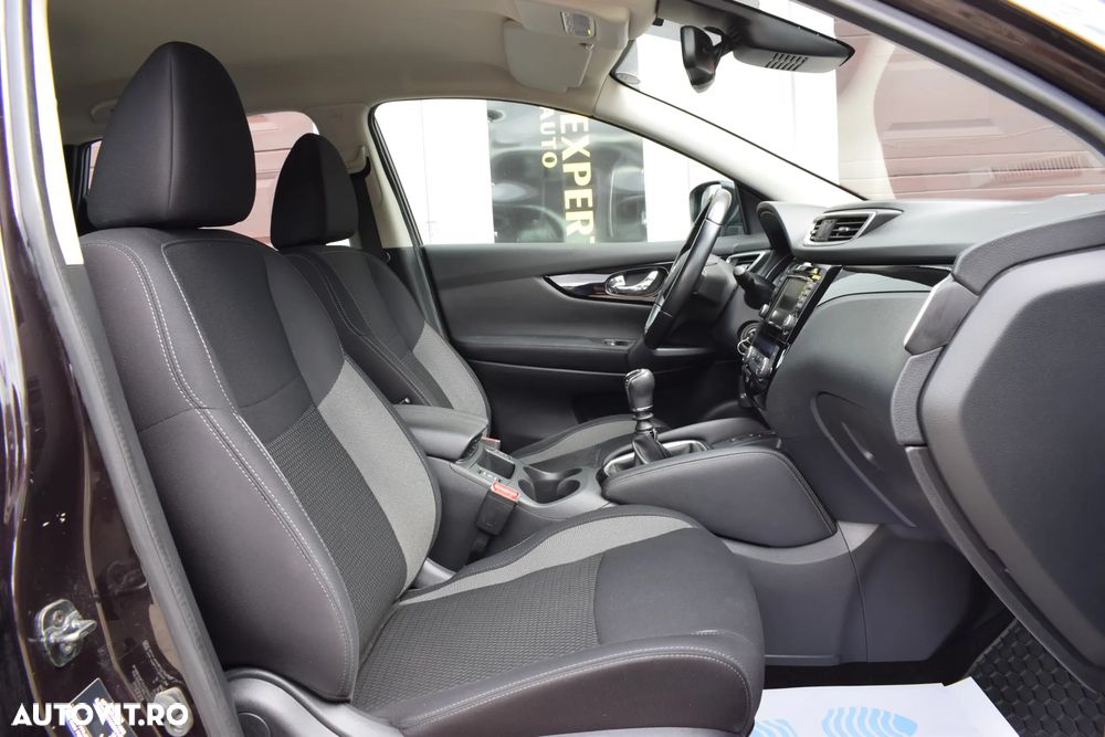 Nissan Qashqai 1.3 DIG-T N-CONNECTA - 10