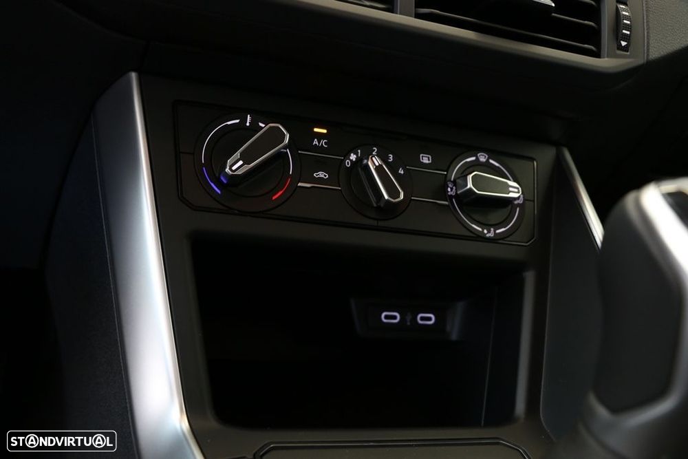 VW Polo 1.0 TSI Urban DSG - 18