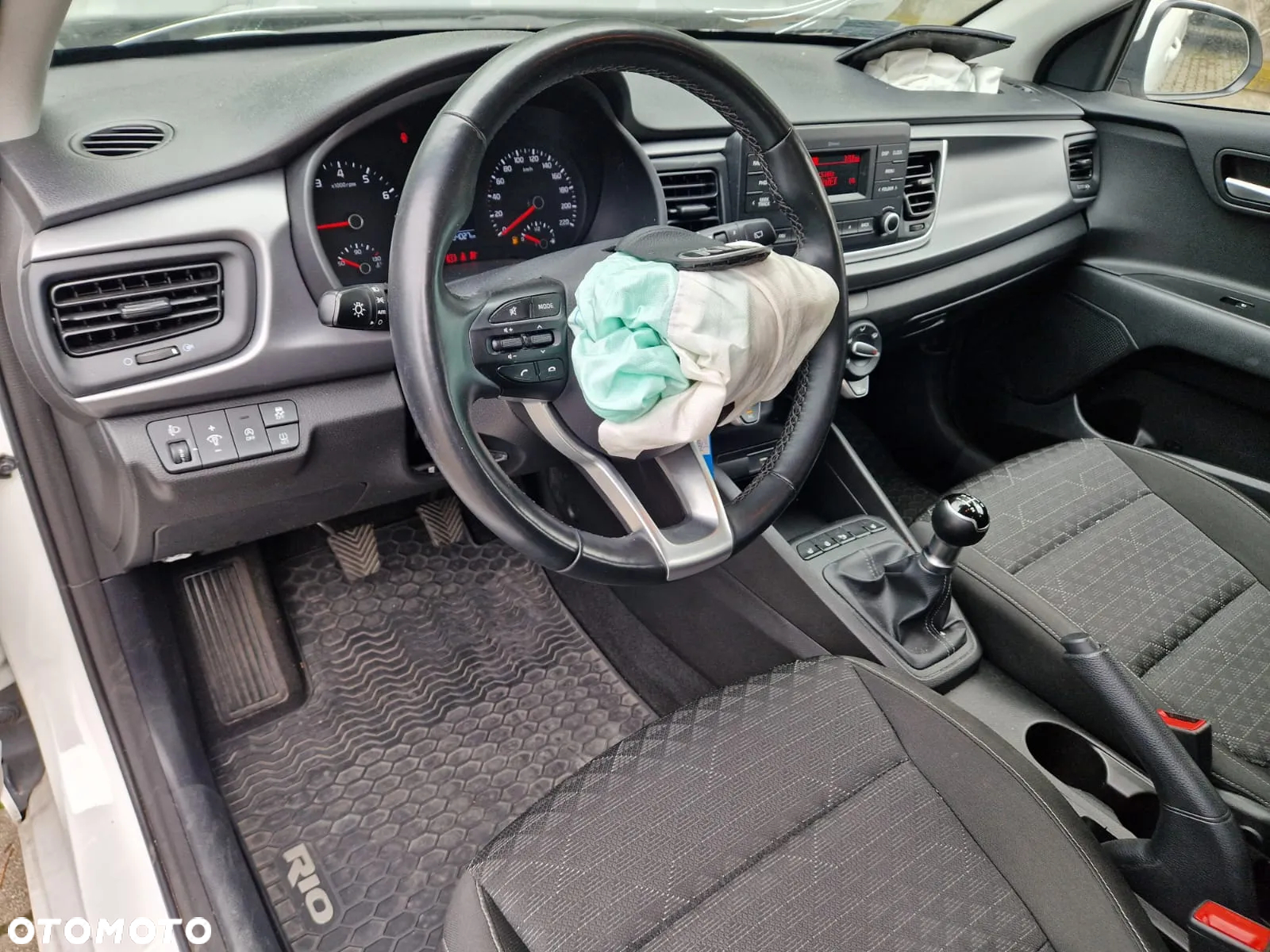 Kia Rio 1.2 M - 12