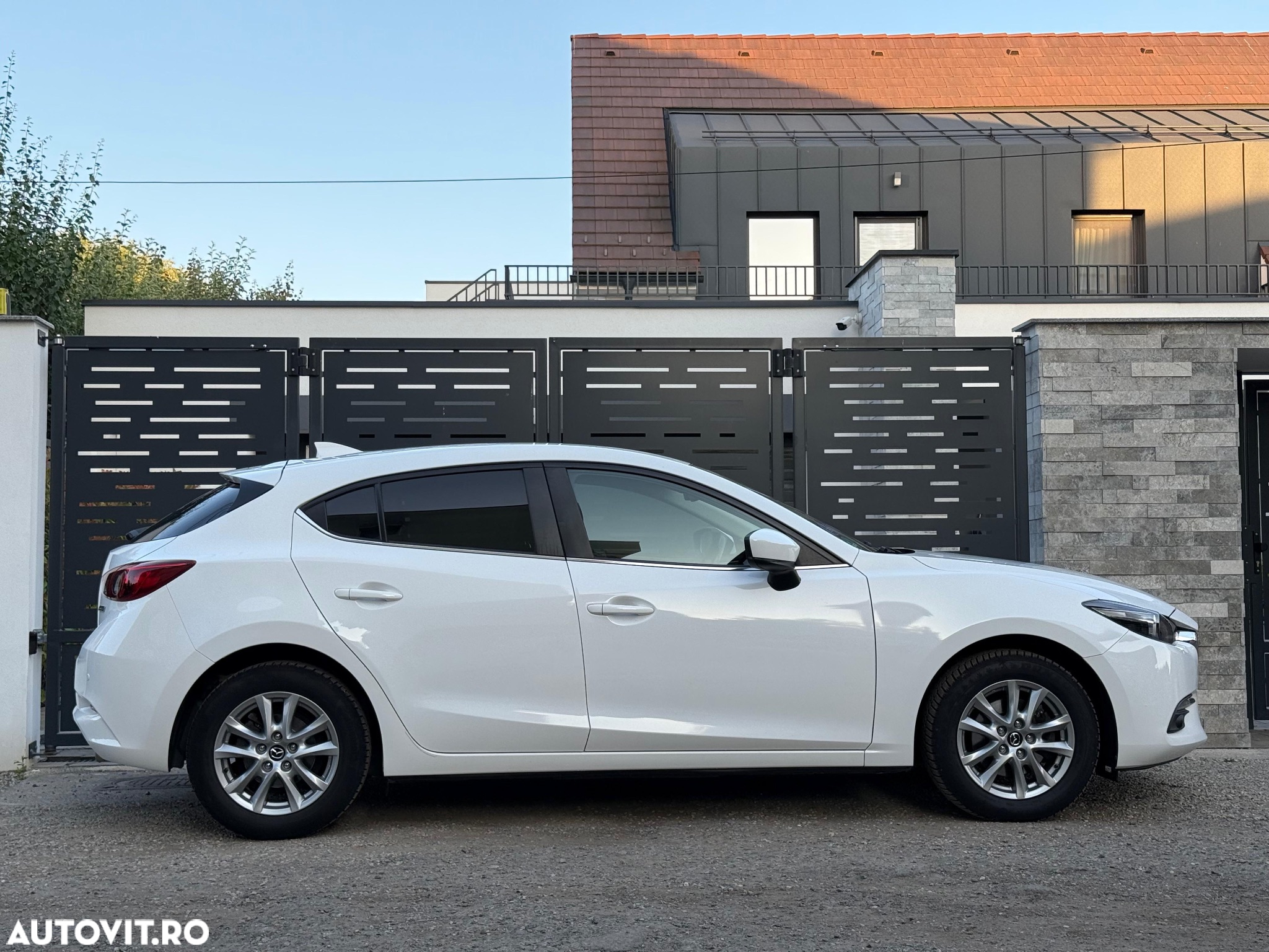 Mazda 3 SKYACTIV-G 120 Exclusive-Line - 26