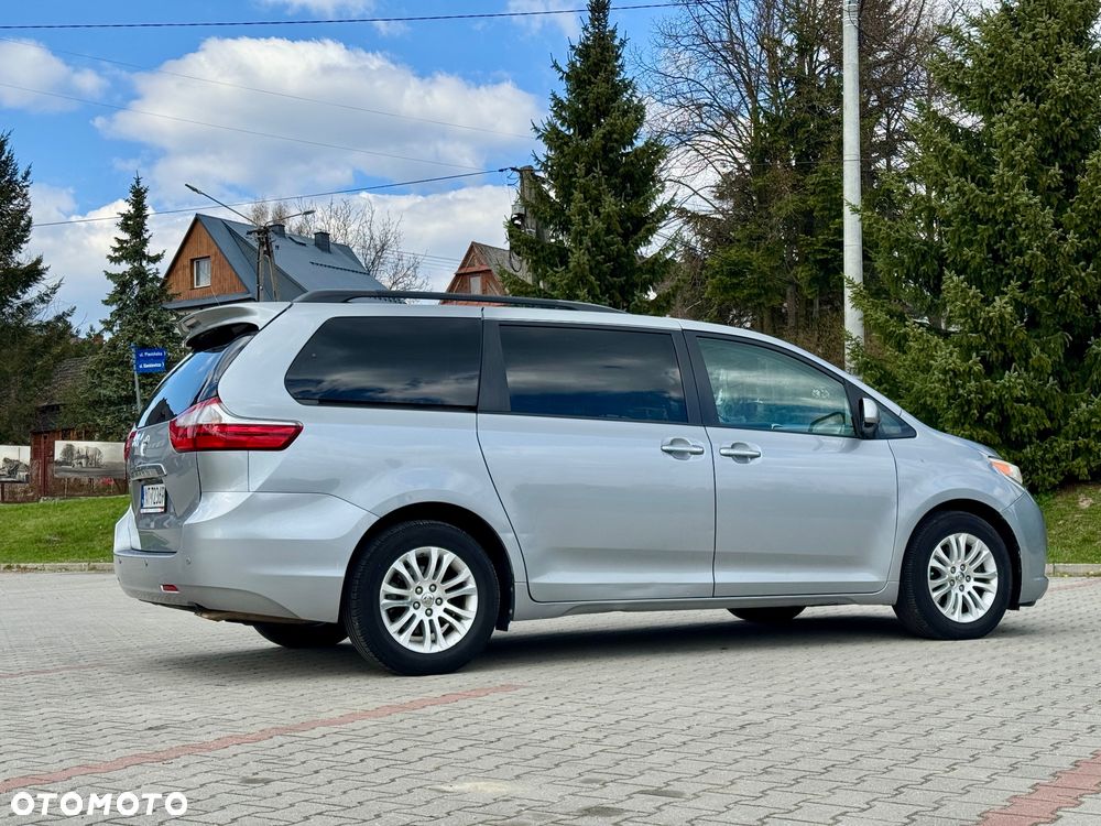 Toyota Sienna 3.5 V6 - 3