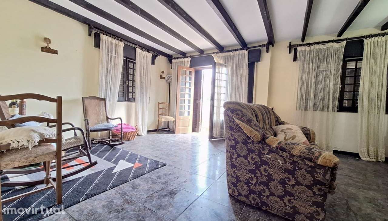 Venda de Moradia V4 geminada próxima da praia, nas Caxinas, Vila do C - Grande imagem: 3/17