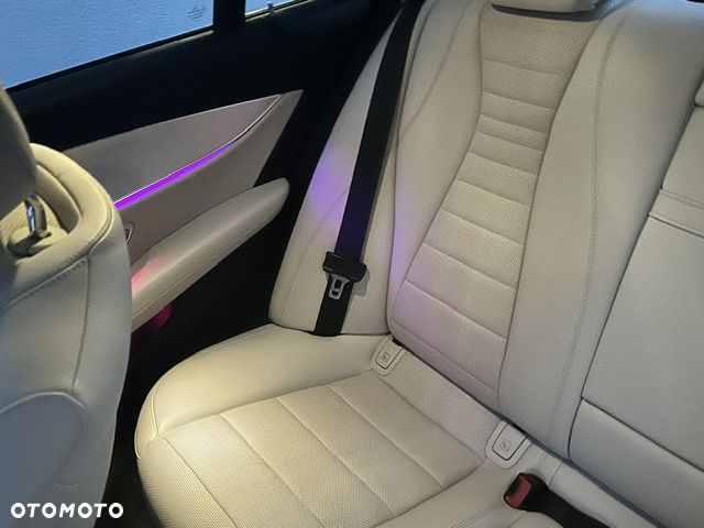 Mercedes-Benz Klasa E 200 d 9G-TRONIC - 14