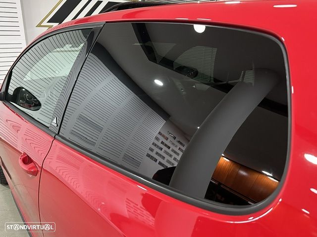 VW Golf 2.0 GTI DSG adidas - 14