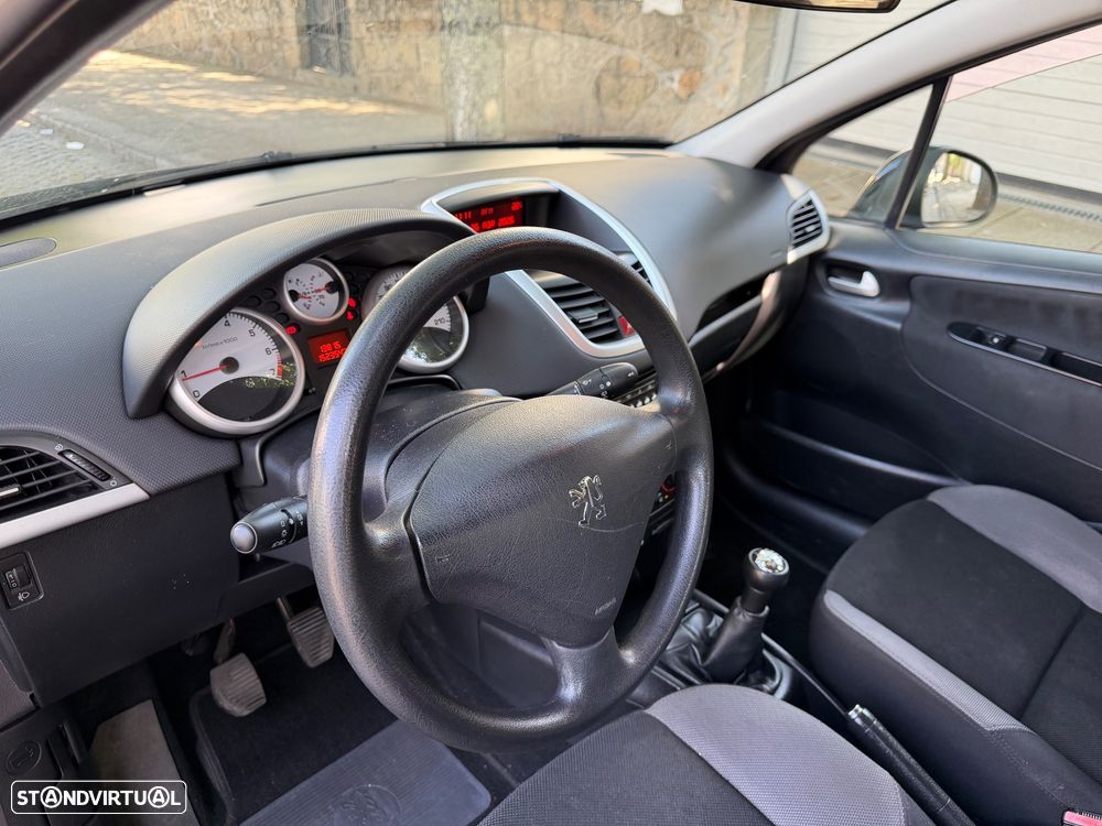 Peugeot 207 1.4 16V Open - 9