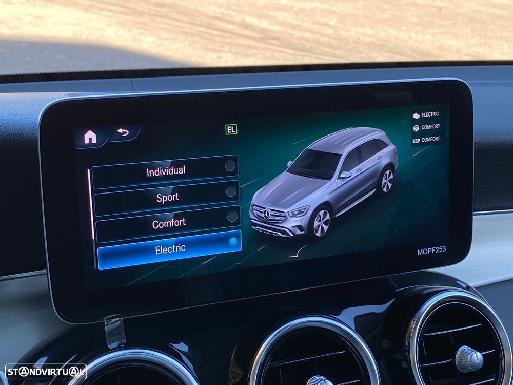 Mercedes-Benz GLC 300 - 30