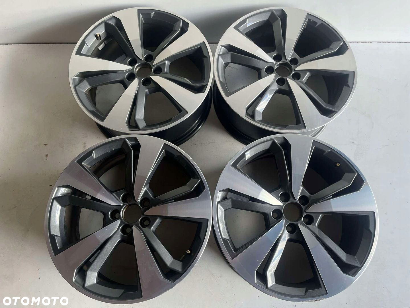 AUDI A1 II 82A GB FELGI 7.5JX18 ET43 5X112 - 2