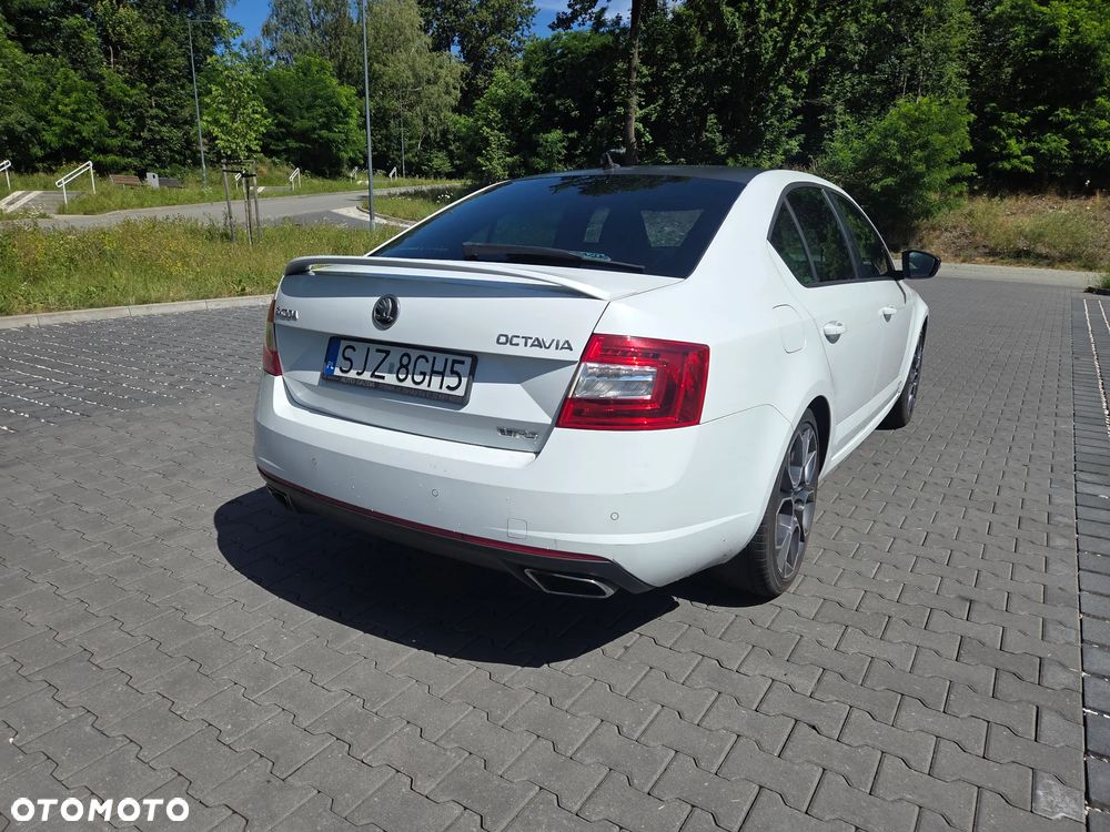 Skoda Octavia 2.0 TSI RS - 22