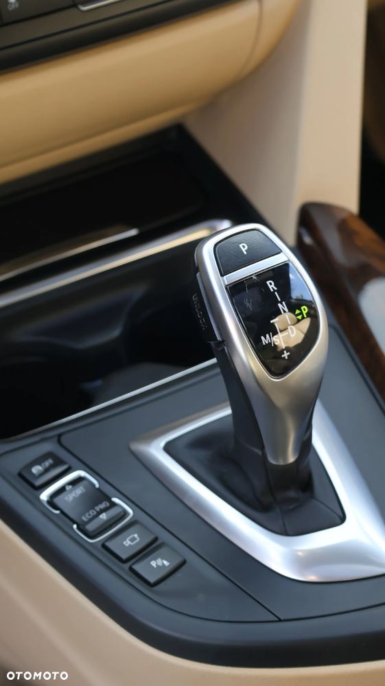 BMW Seria 3 335i xDrive M Sport - 27