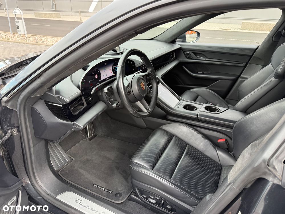 Porsche Taycan Turbo - 5