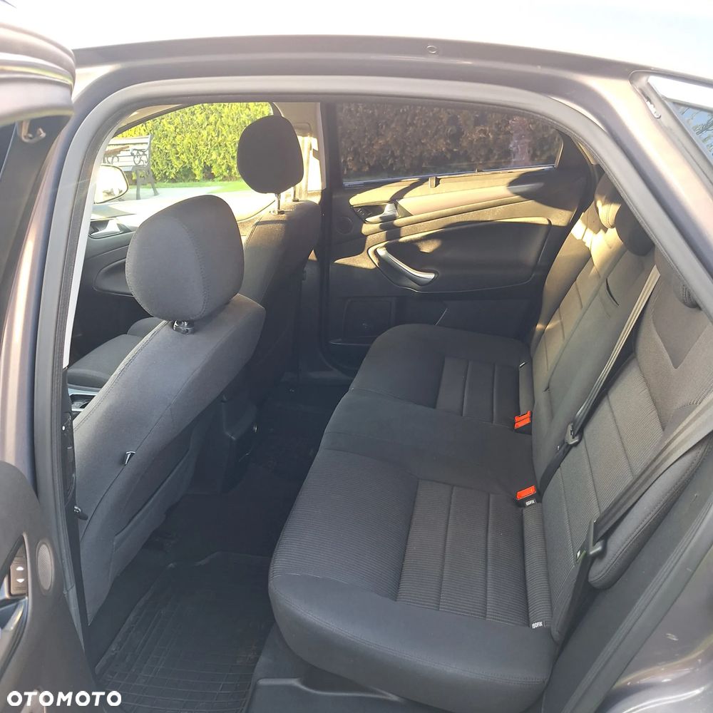 Ford Mondeo 1.6 T Gold X Plus - 14