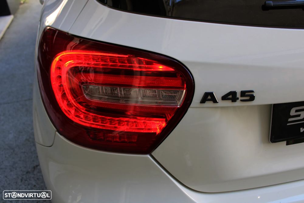 Mercedes-Benz A 45 AMG 4Matic Speedshift 7G-DCT - 58