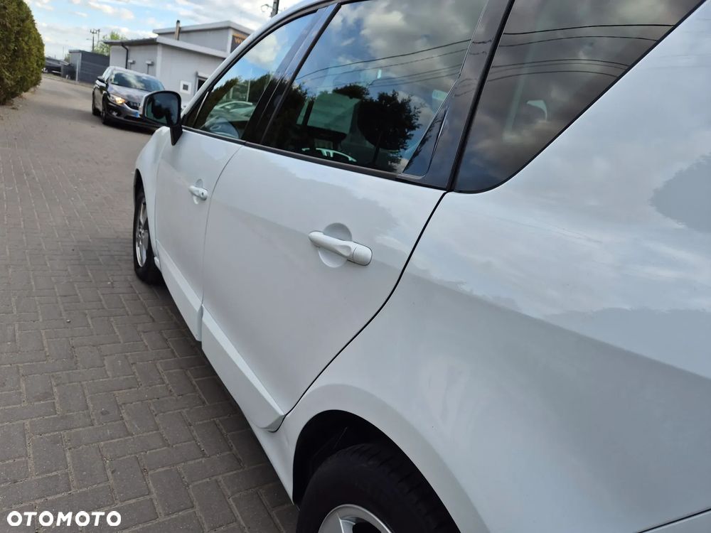 Renault Scenic 1.5 dCi Emotion - 22