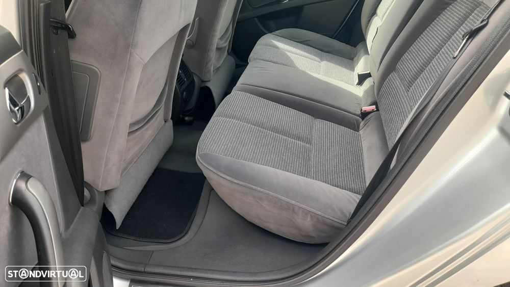 Peugeot 407 1.6 HDi Griffe - 27