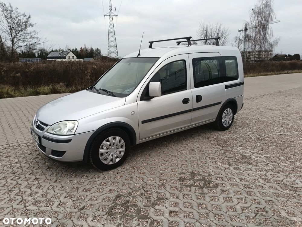 Opel Combo Tour - 1