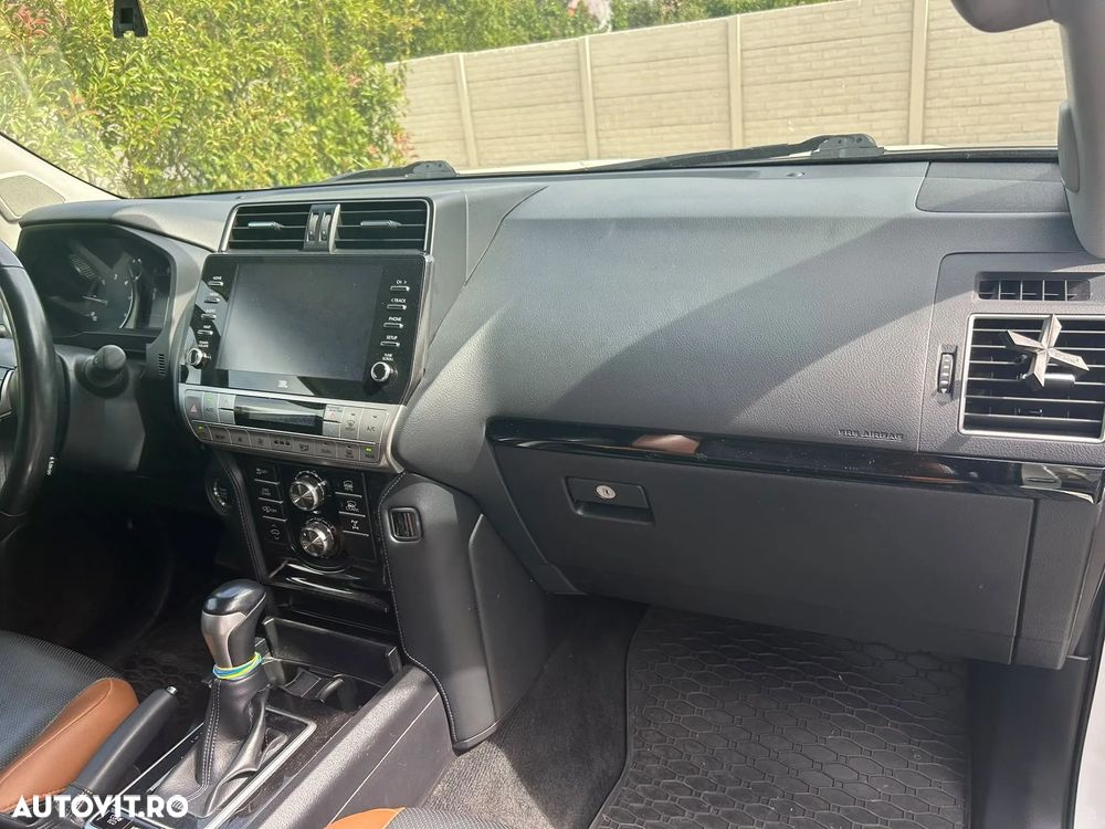 Toyota Land Cruiser 2.8l D-4D 204 CP A/T 7 locuri Luxury AVS - 4