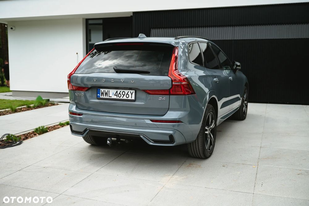 Volvo XC 60 B4 D Plus Dark - 4