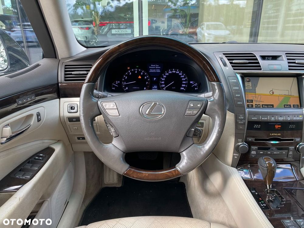 Lexus LS - 14