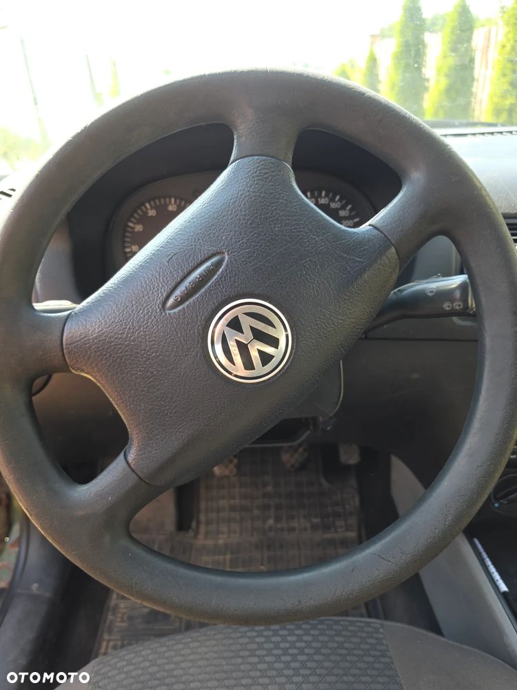 Volkswagen Golf 1.6 Comfortline - 20