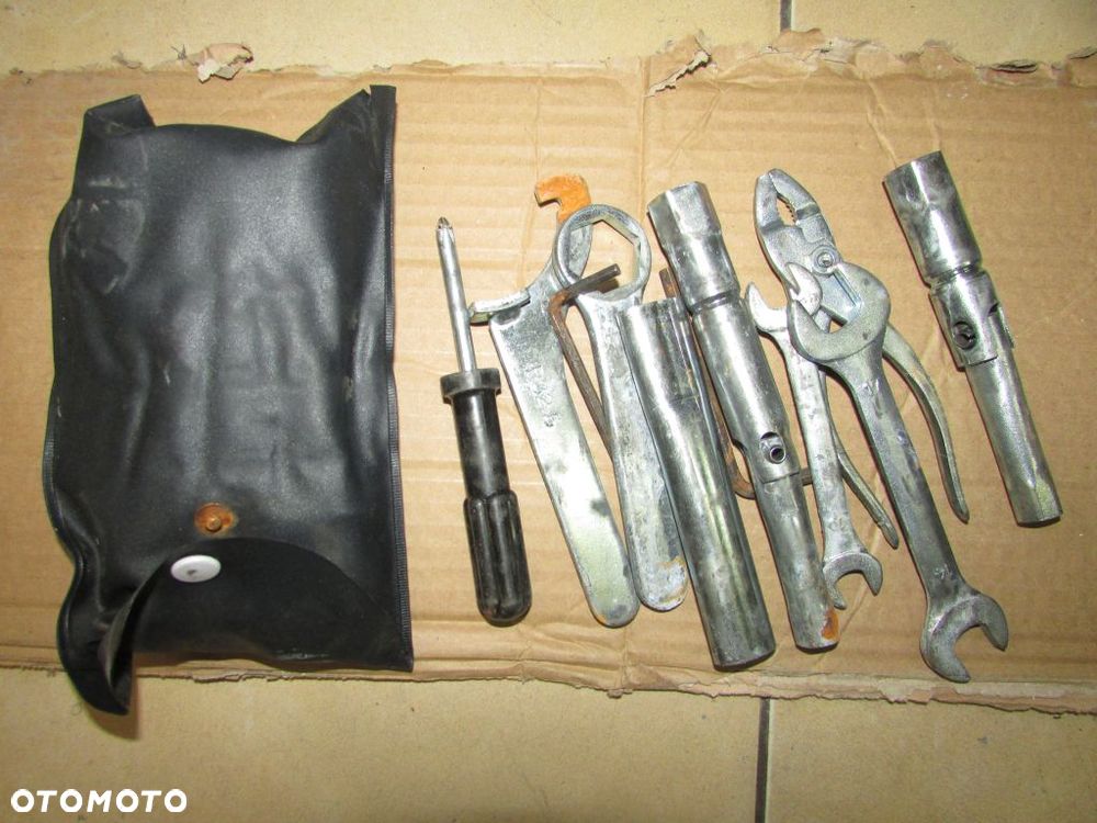 Suzuki GSF 650 Bandit 07-08 klucze zestaw narzędziówka - 1