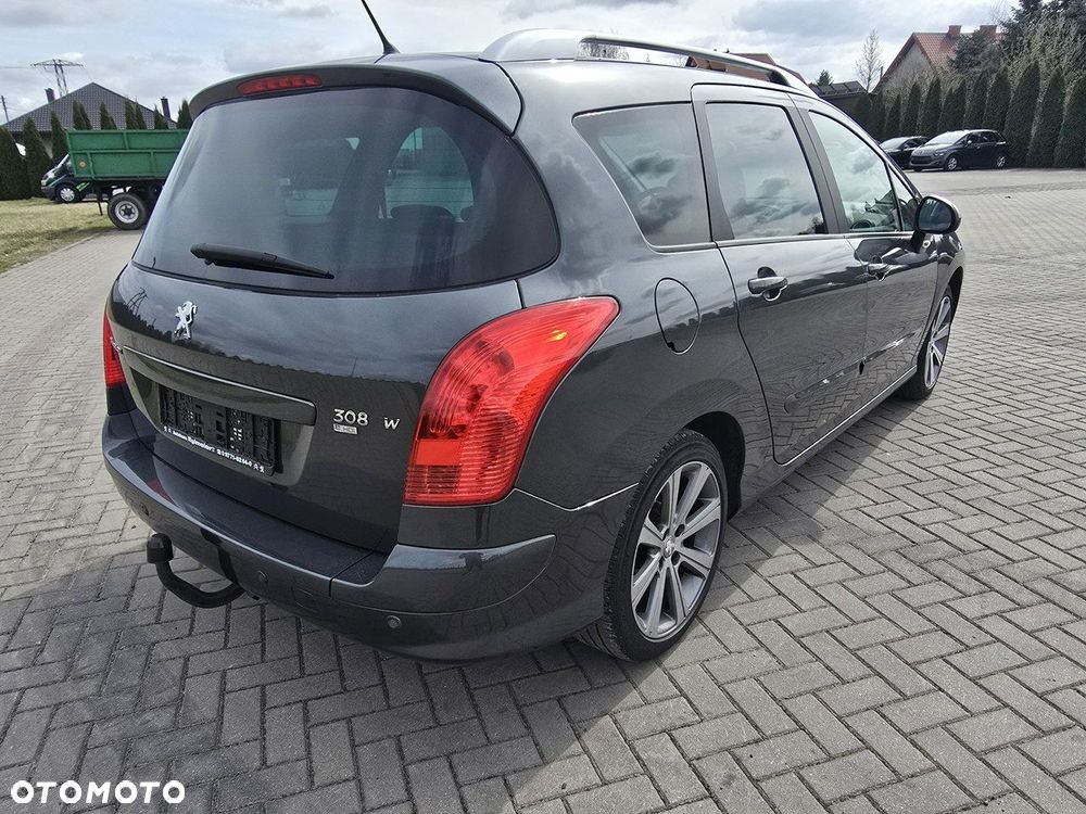Peugeot 308 - 8