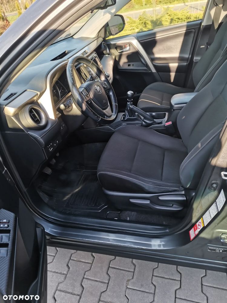 Toyota RAV4 2.2 D-4D Premium - 28