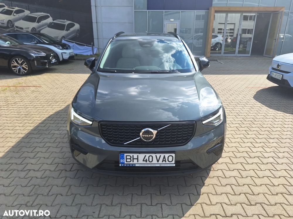 Volvo XC 40 B3 AT FWD MHEV Plus Dark - 4
