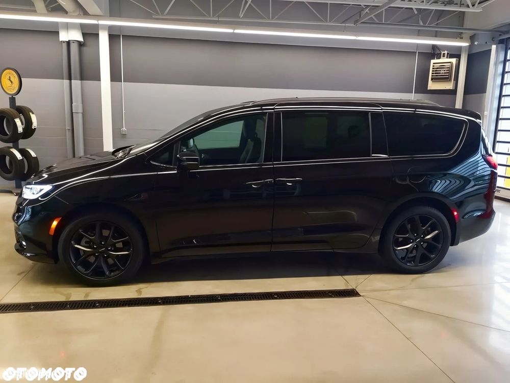 Chrysler Pacifica - 9